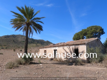 Project of a house of 120m2 on plot of 12´000m2, Leiva.
