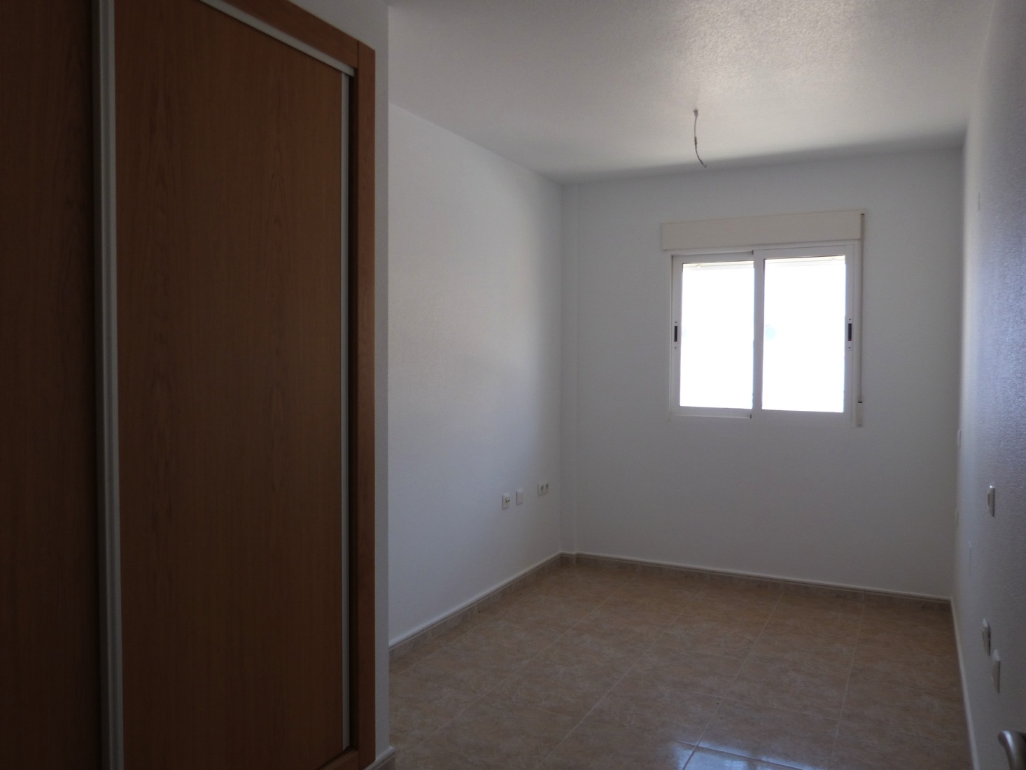 MODERN 2 BED APARTMENT - 300m TO THE BEACH