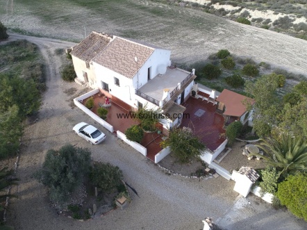 WONDERFUL 3 BED TRADITIONAL COUNTRY HOUSE IN MAJADA
