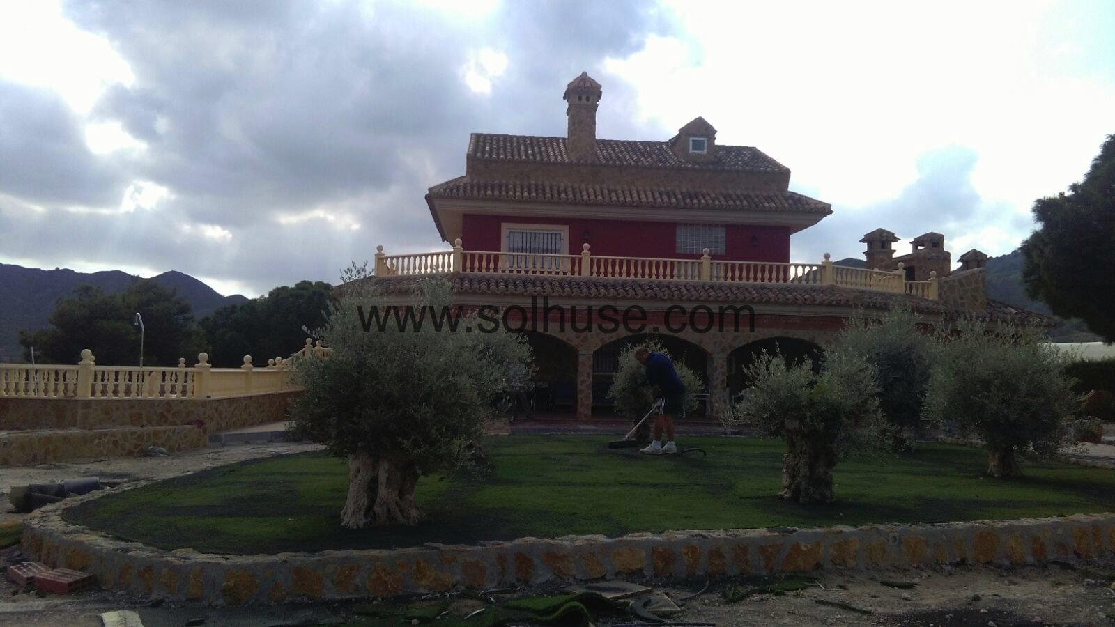 NEW LISTING - LOVELY DETACHED 5 BED, 5 BATH VILLA IN ATALAYA