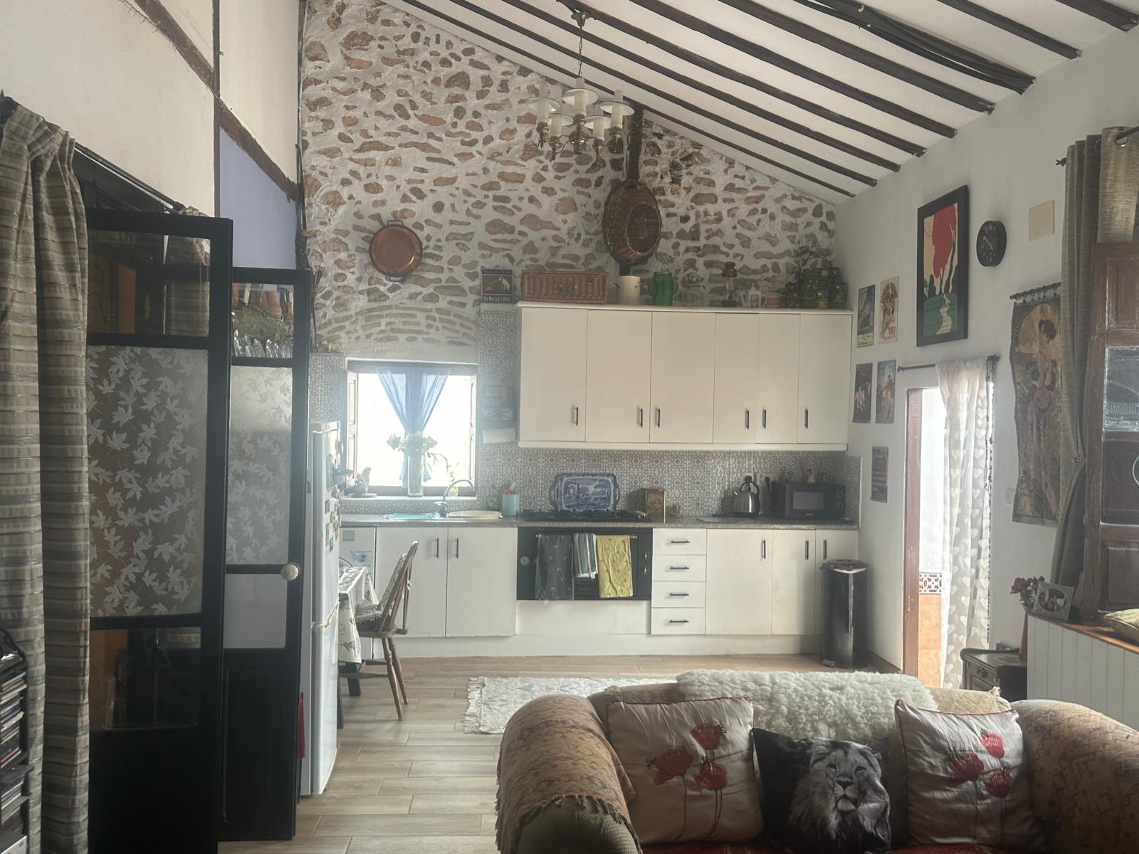 FANTASTIC 2 BEDROOM COTTAGE HOUSE IN THE COUNTRY CLOSE TO SEA