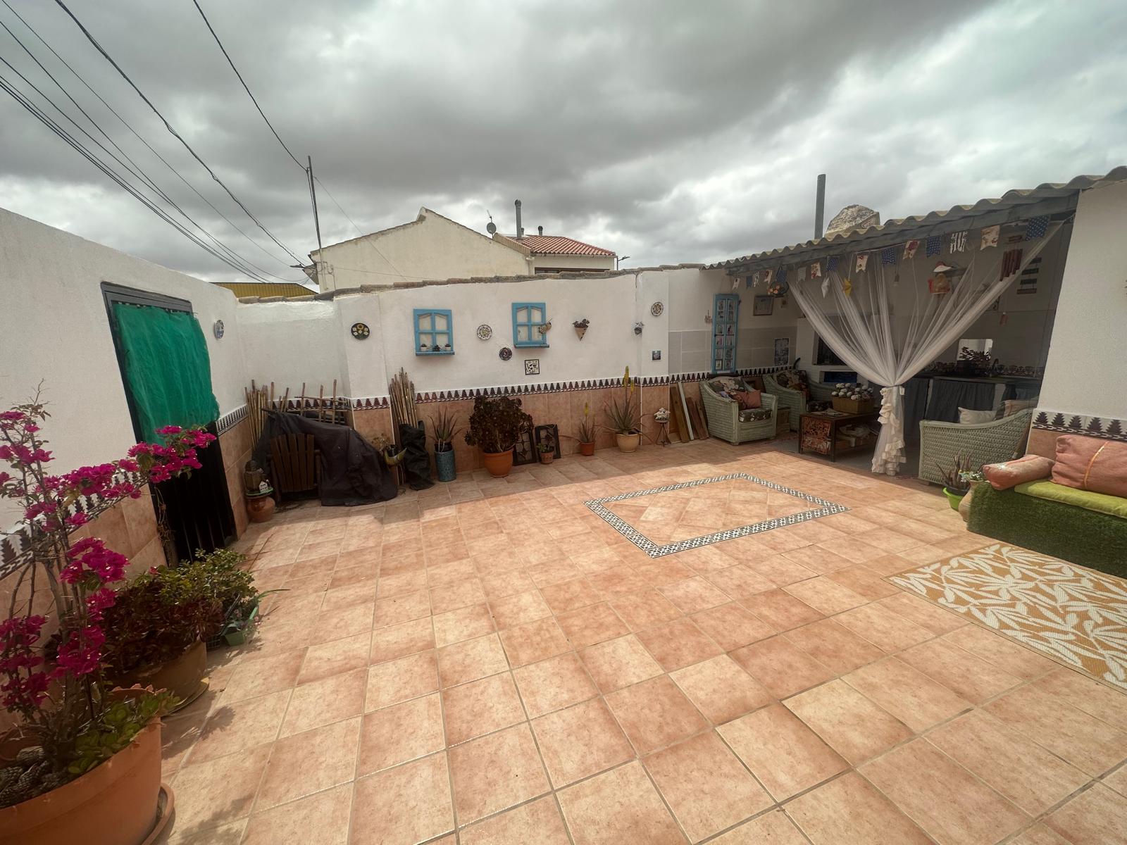 FANTASTIC 2 BEDROOM COTTAGE HOUSE IN THE COUNTRY CLOSE TO SEA