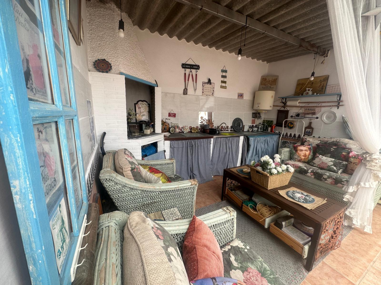 FANTASTIC 2 BEDROOM COTTAGE HOUSE IN THE COUNTRY CLOSE TO SEA