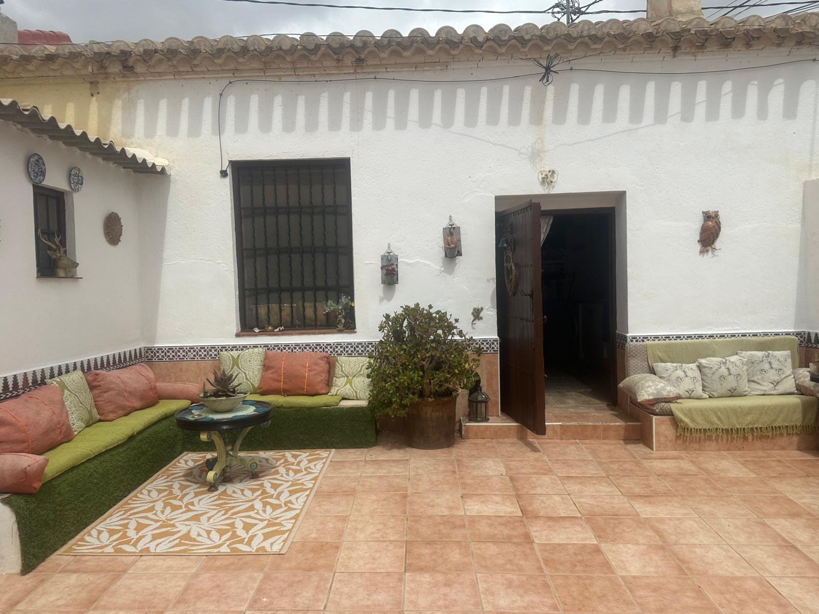 FANTASTIC 2 BEDROOM COTTAGE HOUSE IN THE COUNTRY CLOSE TO SEA