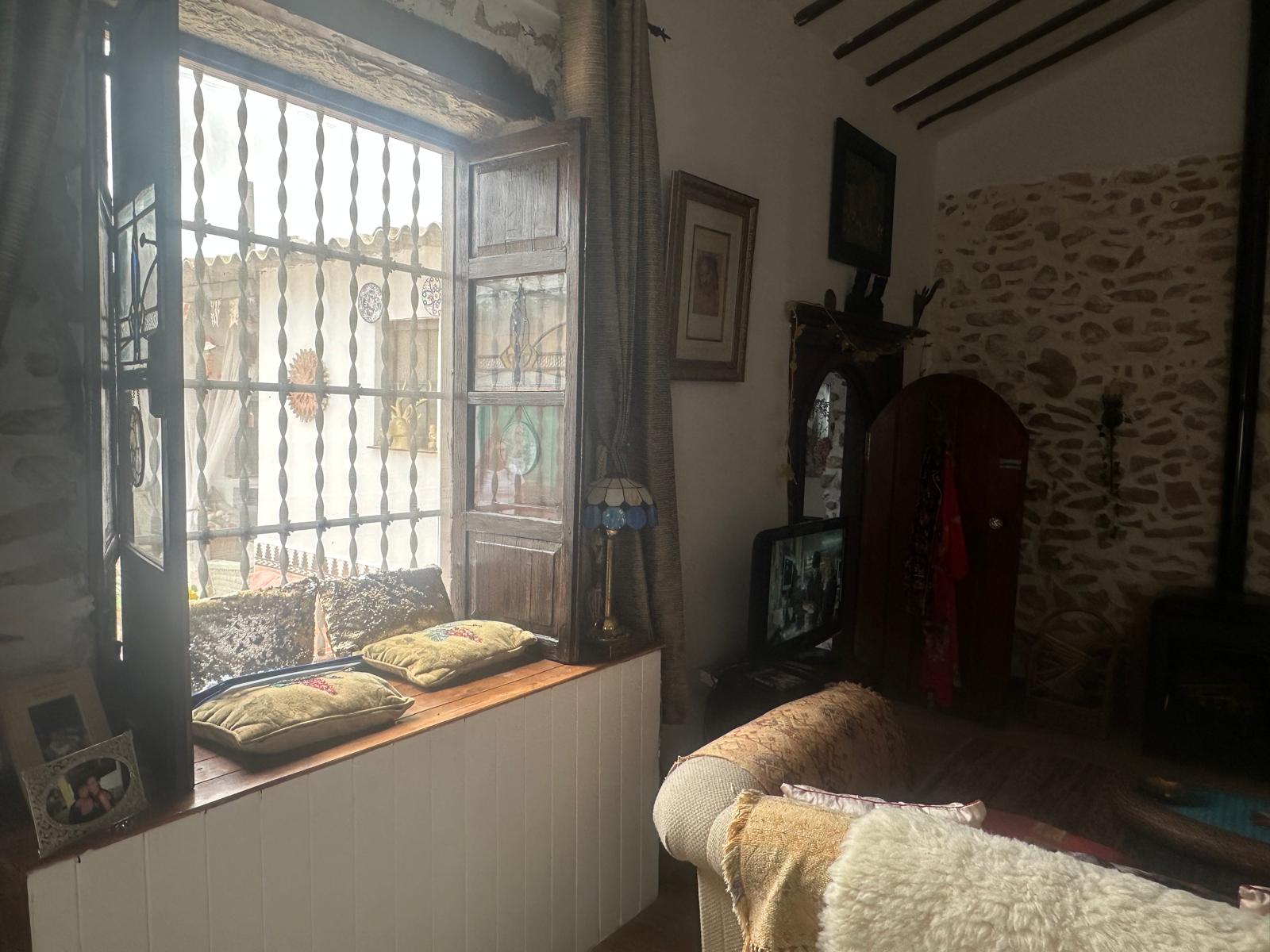 FANTASTIC 2 BEDROOM COTTAGE HOUSE IN THE COUNTRY CLOSE TO SEA