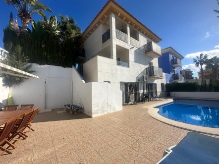 UNIQUE MASIVE VILLA IN ALAMILLO SEA FACING