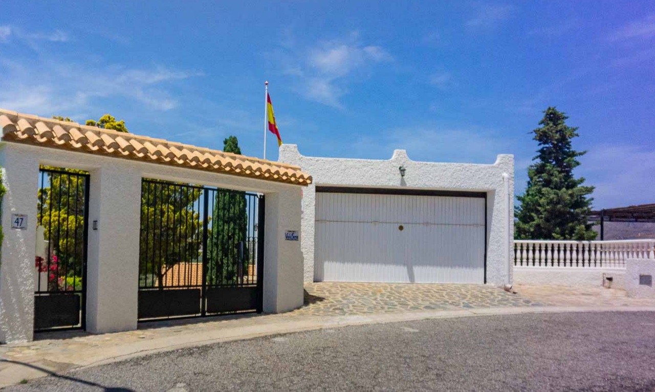 MAGNIFICENT VILLA WITH AMAIZING SEA VIEWS IN ISLA PLANA