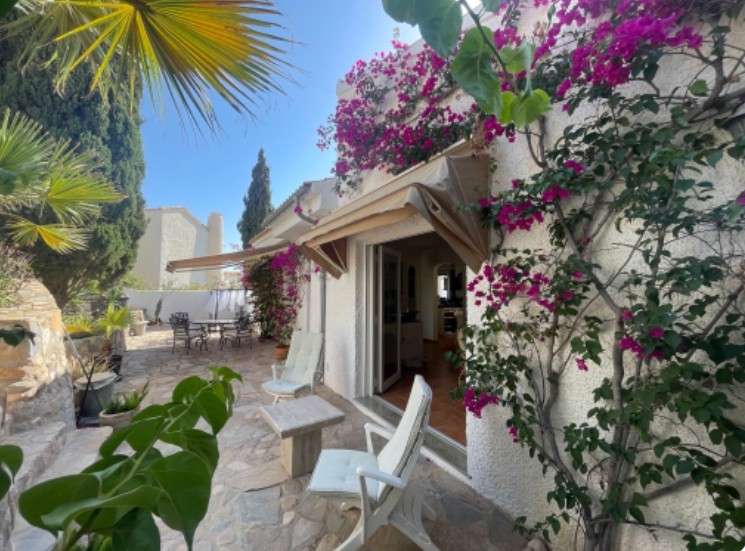 MAGNIFICENT VILLA WITH AMAIZING SEA VIEWS IN ISLA PLANA