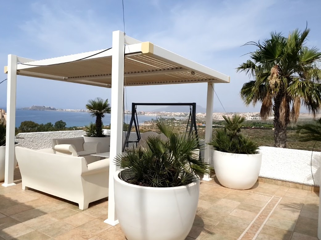 MAGNIFICENT VILLA WITH AMAIZING SEA VIEWS IN ISLA PLANA