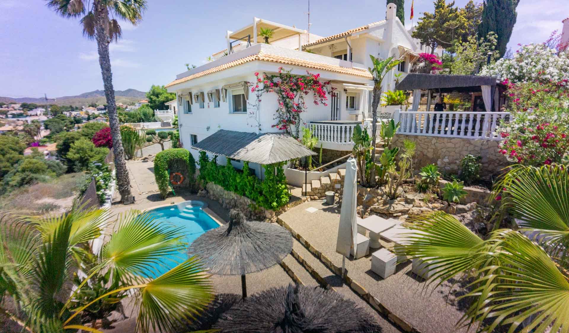 MAGNIFICENT VILLA WITH AMAIZING SEA VIEWS IN ISLA PLANA